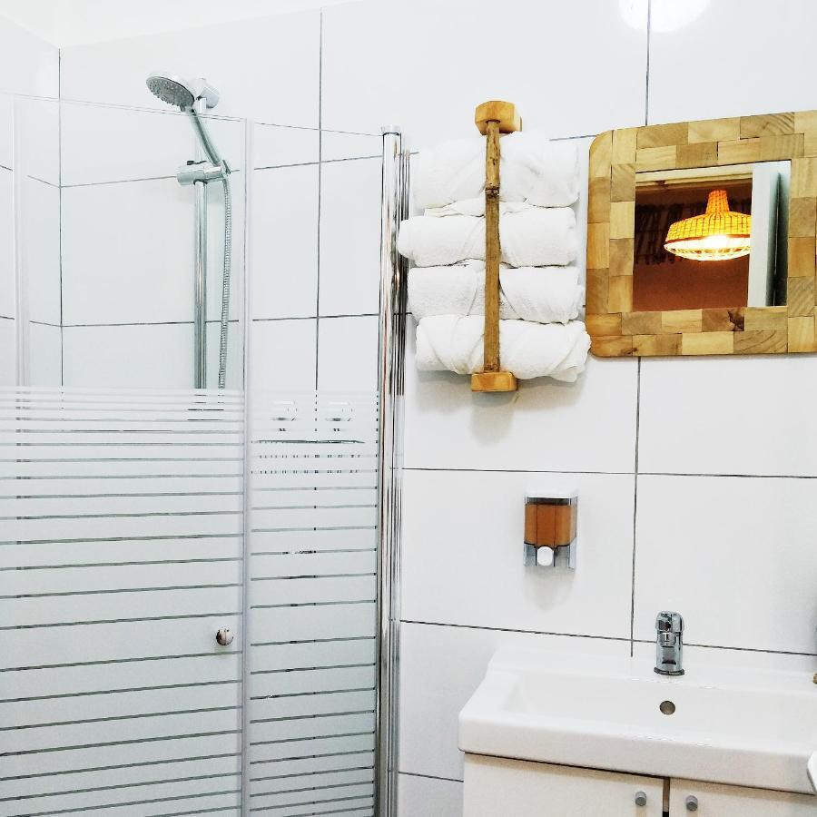 1000Nights Sea-Hut Apartment Тел Авив Екстериор снимка